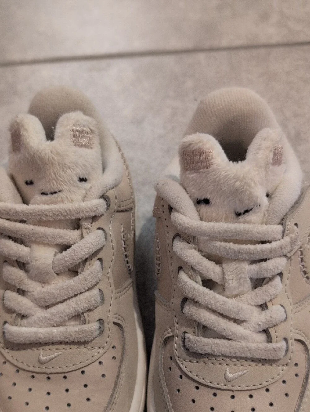 Nike Kids Neutral Beige, Animal, Velcro Sneakers.